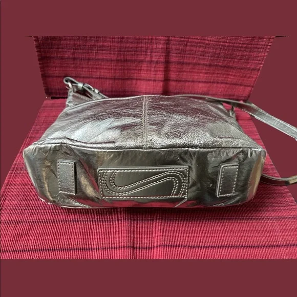 The Sak Metallic Gold-Silver Pig Leather Shoulder Bag - Picture 3 of 10